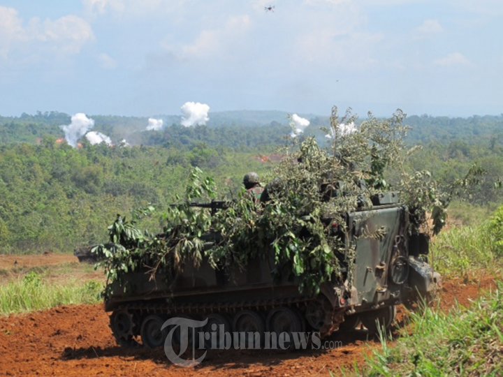 tni-ad-latihan-demonstrasi-pertempuran-tni-ad-ta-2015_20150617_170139.jpg