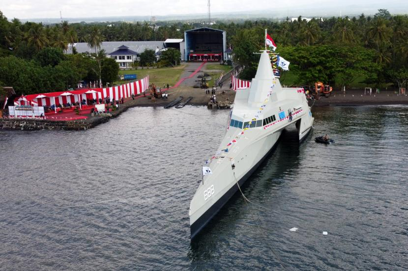 kri golok 688 5 - naval post