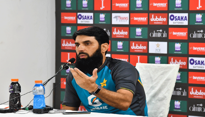 531992_3819665_Misbah-press-conf_updates.gif