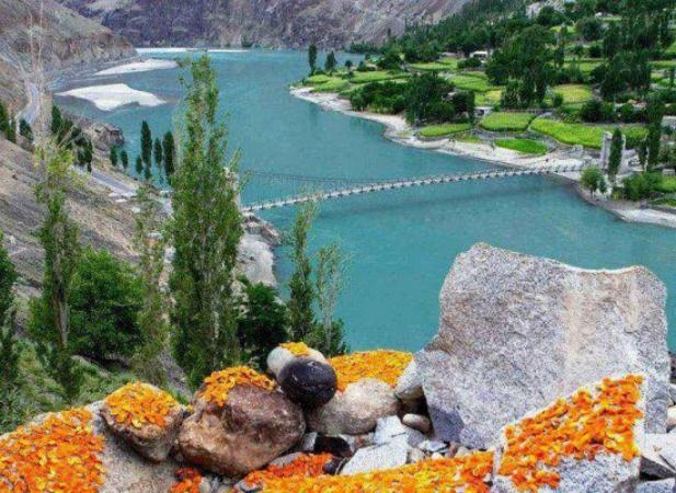 Holiday-and-Travel-Beautiful-Pakistan-Hunza-Valley-River--Gilgit-Baltistan-1691.jpg