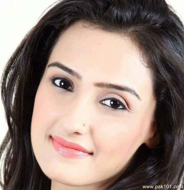 Momal_Sheikh_Pakistani_Actress_30_ycnep_Pak101(dot)com.jpg