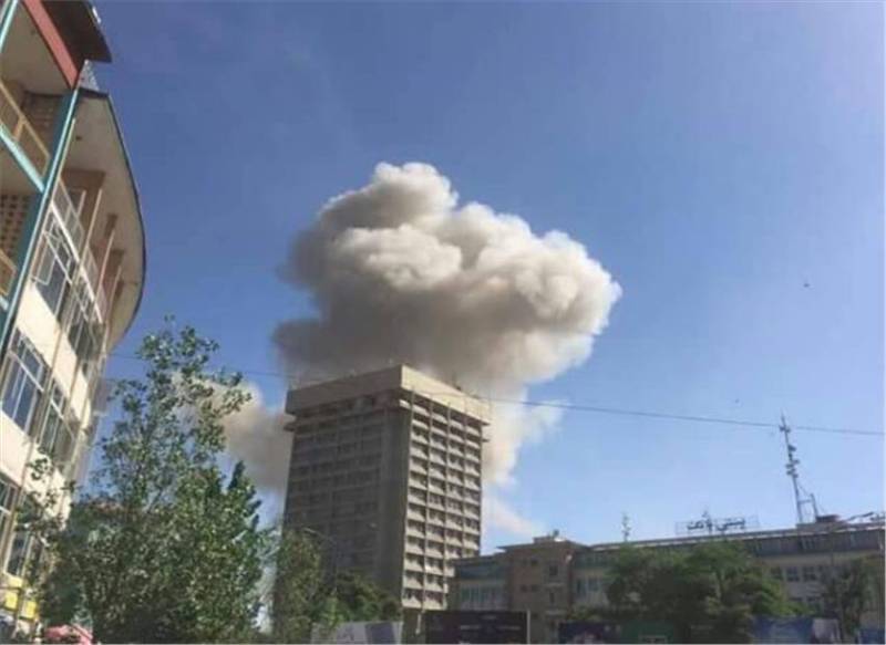 explosion-in-kabul-near-foreign-embassies-1496207710-5047.JPG