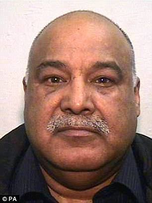 47296D6400000578-5163281-Shabir_Ahmed_the_ringleader_of_the_Rochdale_child_sex_grooming_g-a-14_1512855946021.jpg