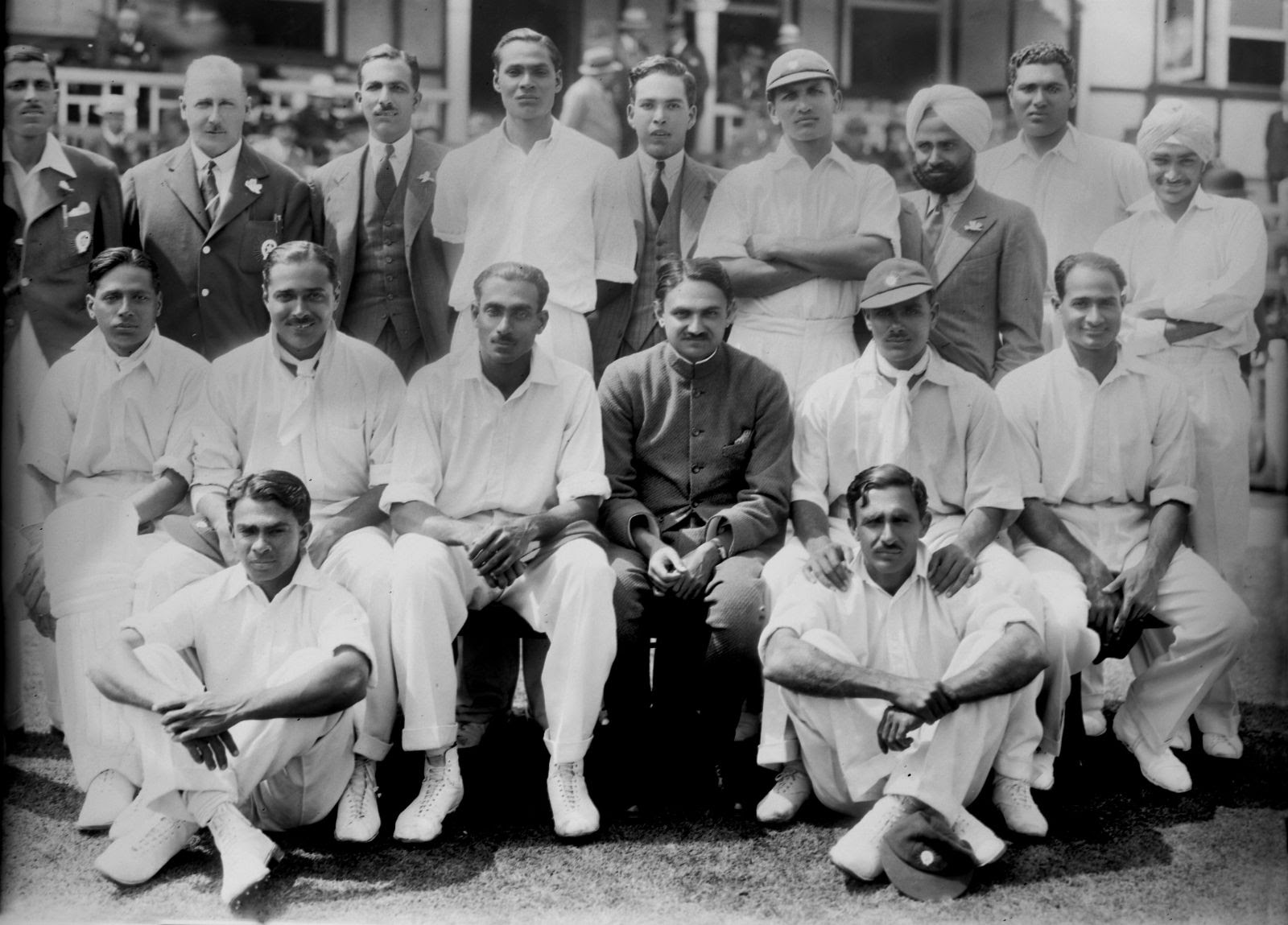 30-indias-first-test-cricket-team-touring-england-1932-imgur.jpg