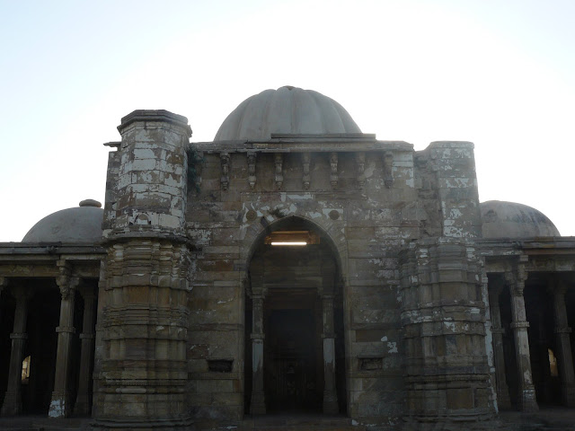 Lili_Gumbaz_Masjid_Champaner_01.JPG