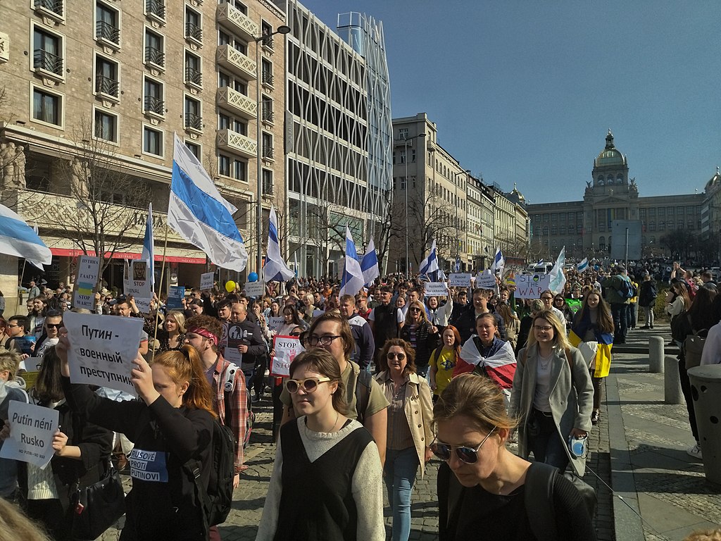 1024px-Russians_against_war_protest_in_Prague_05.jpg