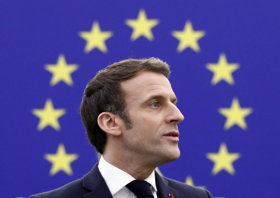 www.euractiv.com