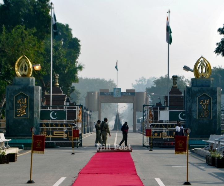 Wagha-Attari-Border-An-Indian-Lost-in-Pakistan.jpg