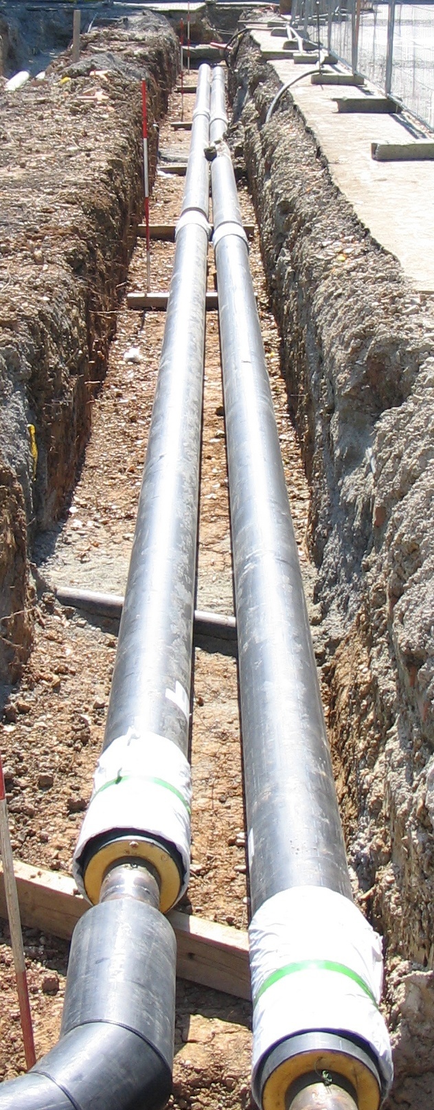 2005-08-30-district-heating-pipeline.jpg