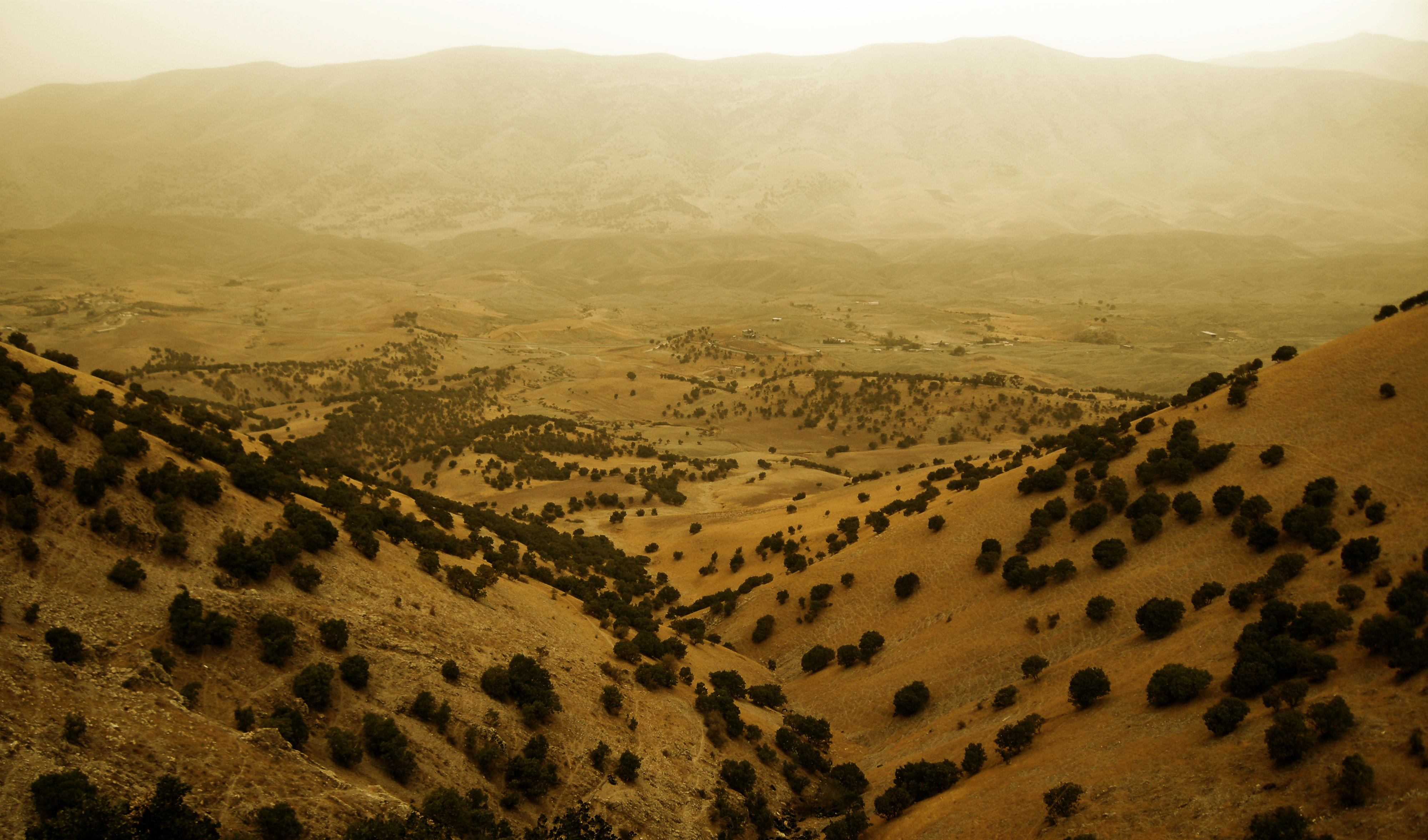 landscape_from_kurdistan___iraq_by_kperhonen-d5b808e.jpg