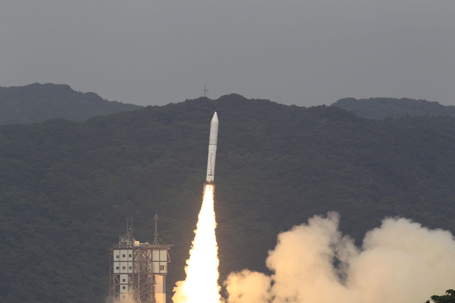 japan-epsilon-rocket-launch.jpg