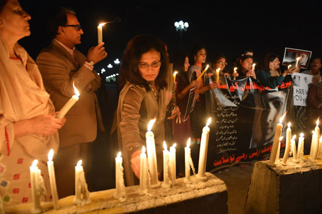 01.malala_yousafzai_pakistan_prays_protests_october_2012_9.jpg