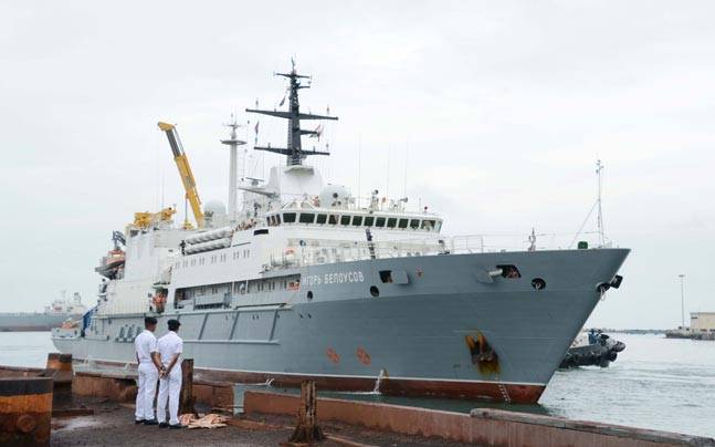 russian-naval-ship-1_647_080316105021.jpg