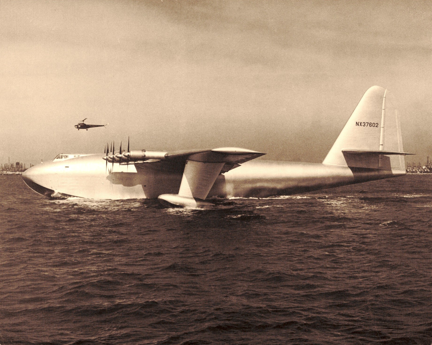 H-4_Hercules_2.jpg