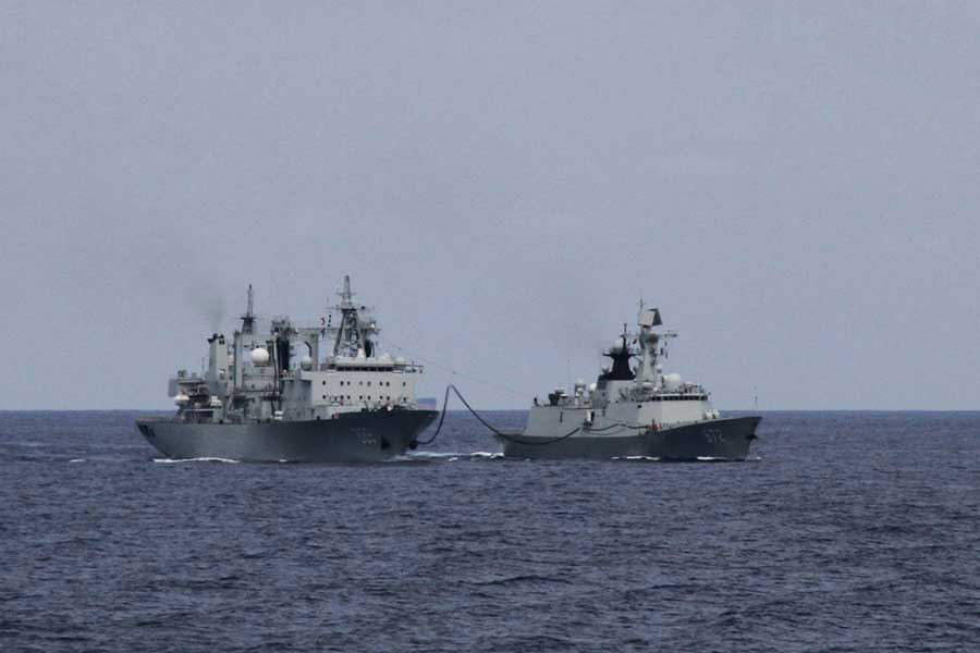 +15th+Chinese+naval+escort+taskforce+type+054a+type+052cd+z9+composed++guided+missile+frigate+Hengshui,+amphibious+dock+landing+ship+Jinggangshan+comprehensive+supply+ship+Taihu+(3).jpg