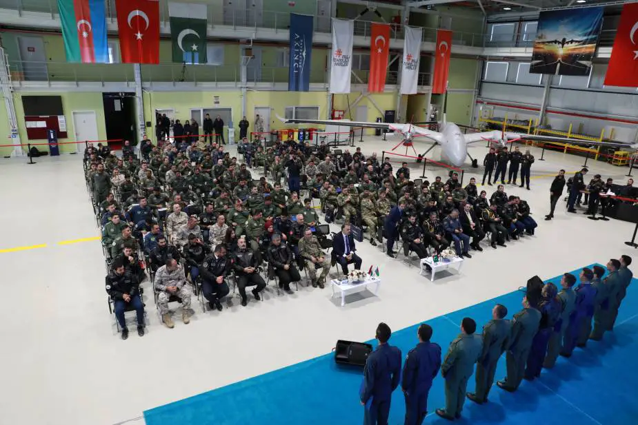 Pakistan_Air_Force_completes_training_on_Turkish_Baykar_Akinci_attack_drones_2.jpg