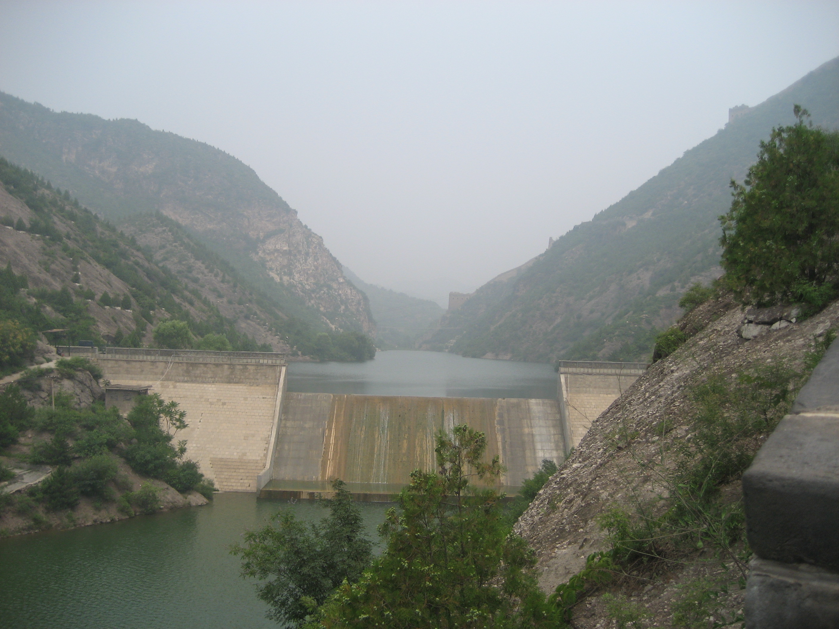 Dam_and_great_wall_china.jpg