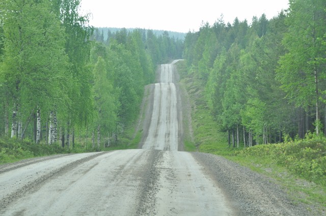 finland-dirt-road.jpg