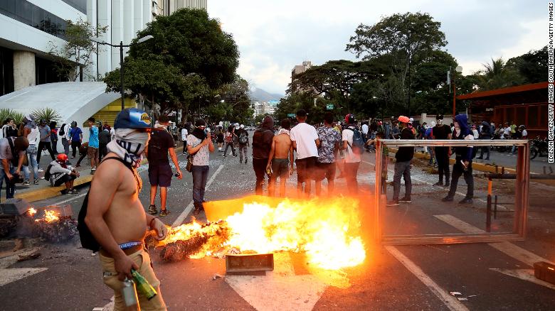 190125065452-protestas-caracas-exlarge-169.jpg