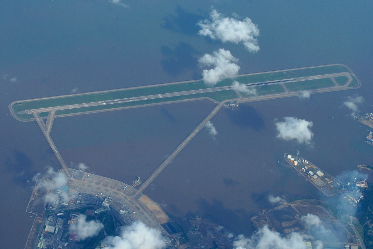 Macau_International_Airport_aerial_view.png