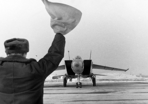 MiG-25_Foxbat_at_Kolomija_13.jpg