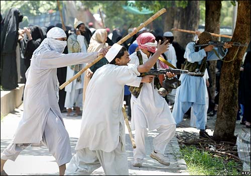 lal-masjid-jaimsh-e-mohammed.jpg