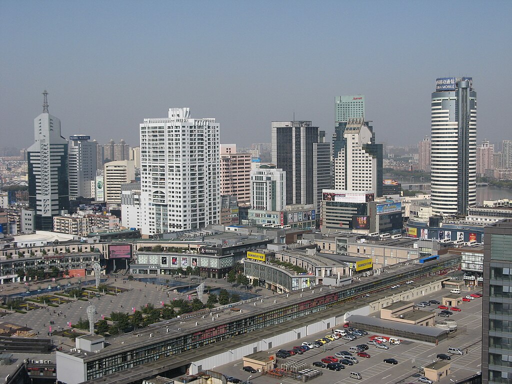 1024px-Downtown_Ningbo_with_Tianyi_Square.jpg