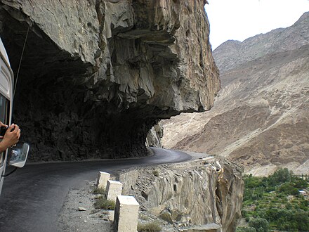 440px-Gilgit-Skardu_Road.JPG