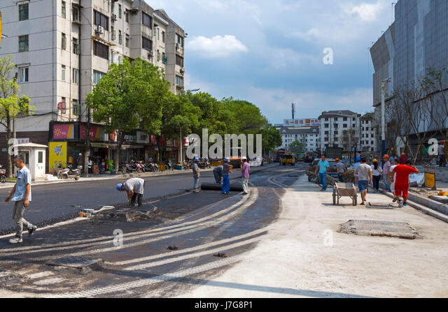 road-construction-shanghai-china-j7g8p1.jpg