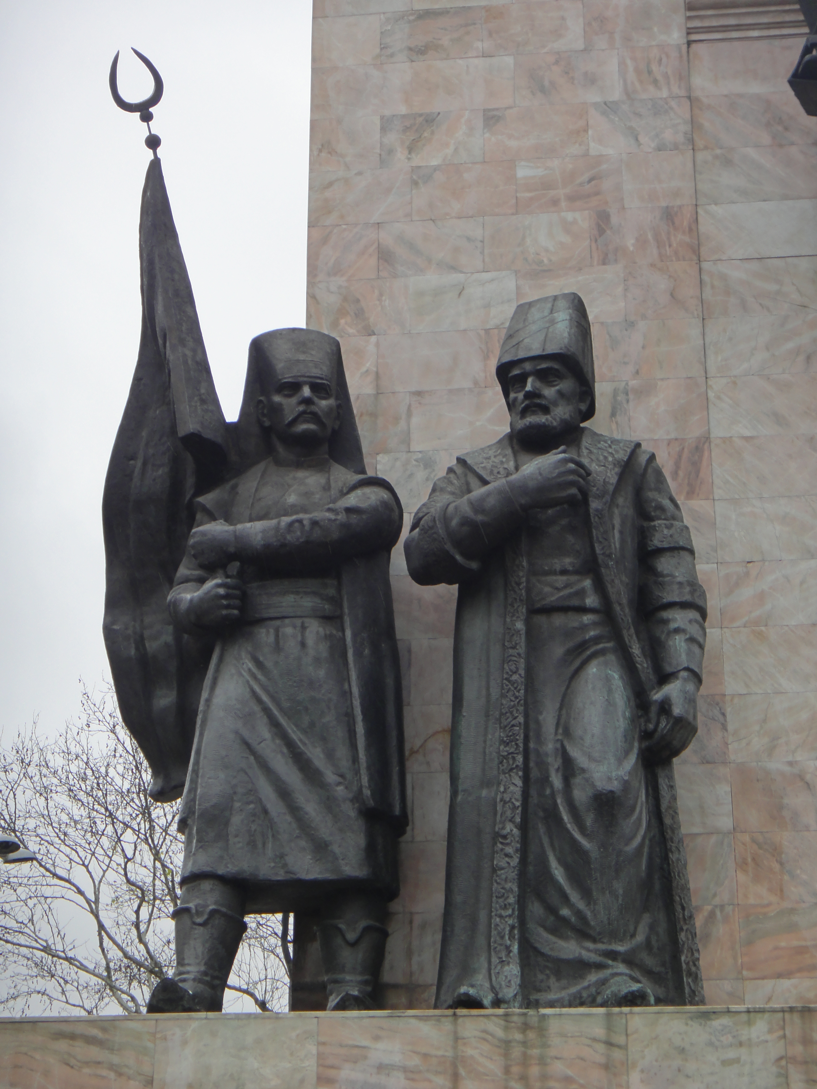 Detail_2_from_the_Memorial_of_Sultan_Mehmed_II_the_Conqueror%2C_Fatih_Park%2C_Istanbul.jpg