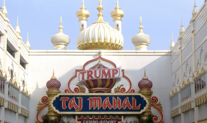 Trum-Taj-Mahal.jpg