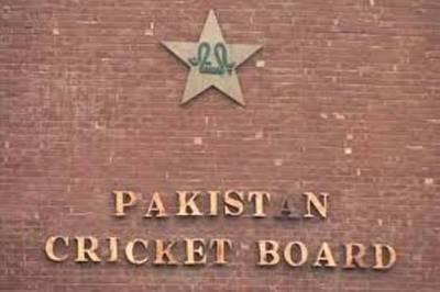 pakistan-cricket-squad-undergoes-covid-19-testing-in-england-1593431304-2093.jpg