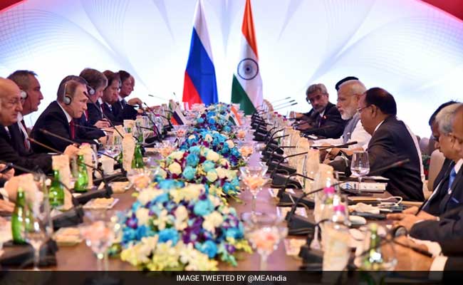 brics-putin-modi-meeting_650x400_81476518585.jpg