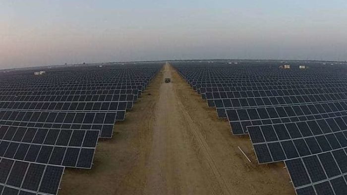 Solar-panels-Fatima-Jinnah-Park-e1486122603516.jpg