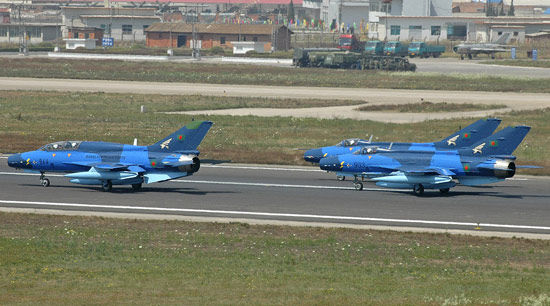 bangladesh+air+force+f-7bgi.jpg