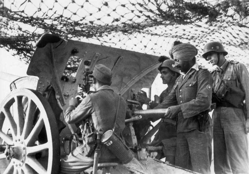 Bundesarchiv_Bild_183-J16696%2C_Soldaten_der_Legion_%22Freies_Indien%22.jpg