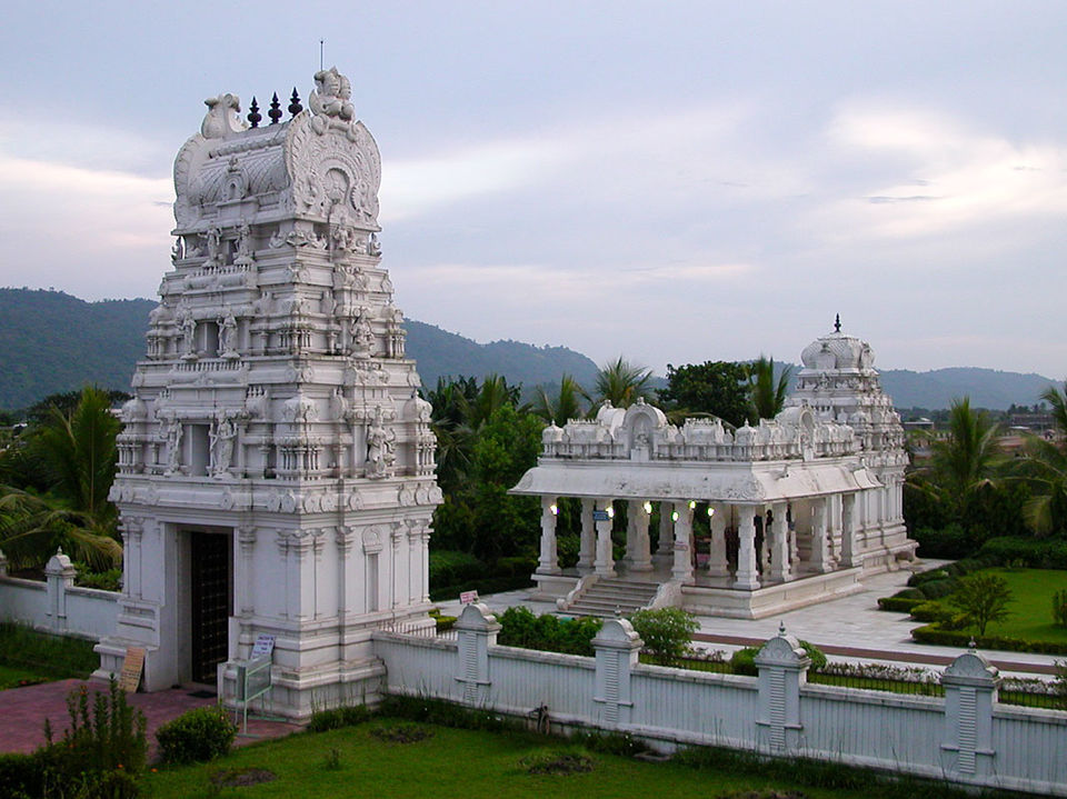 1443032909_purva_tirupati_sri_balaji_temple.jpg