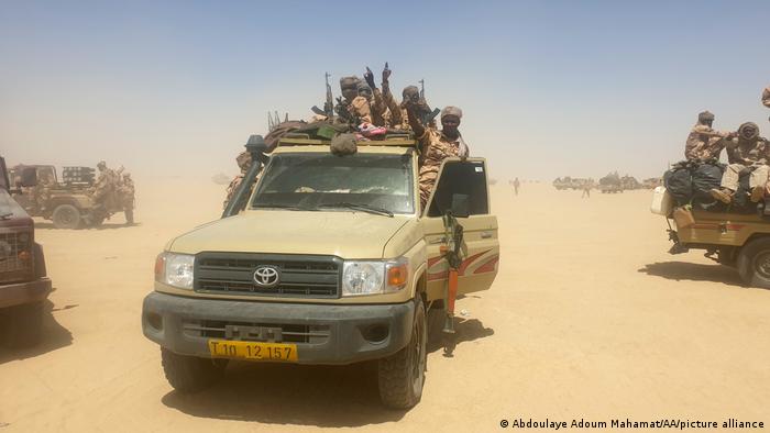 Chadian soldiers on a Land Cruiser pickup