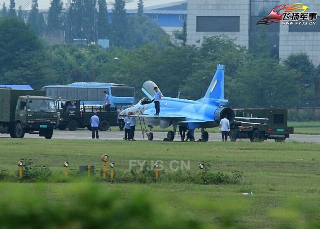 Pictures_of_Myanmar_s_first_JF_17_Thunder_fighter_jet_appear_640_001.jpg