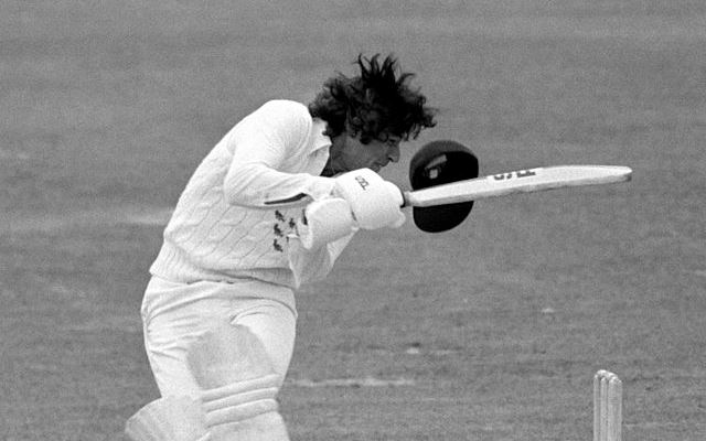 Imran-Khan-batting-1981.jpg