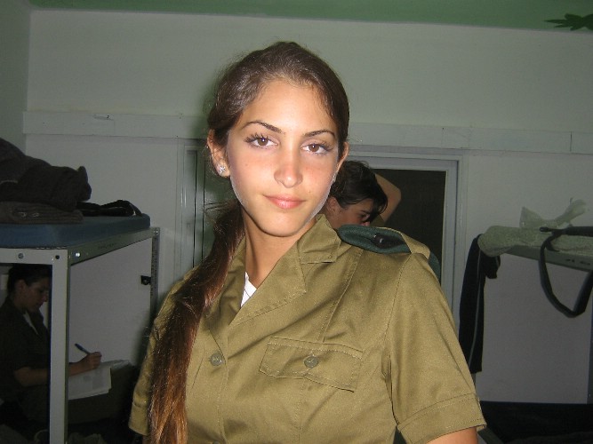 Israeli_Army_Girls_41.jpg