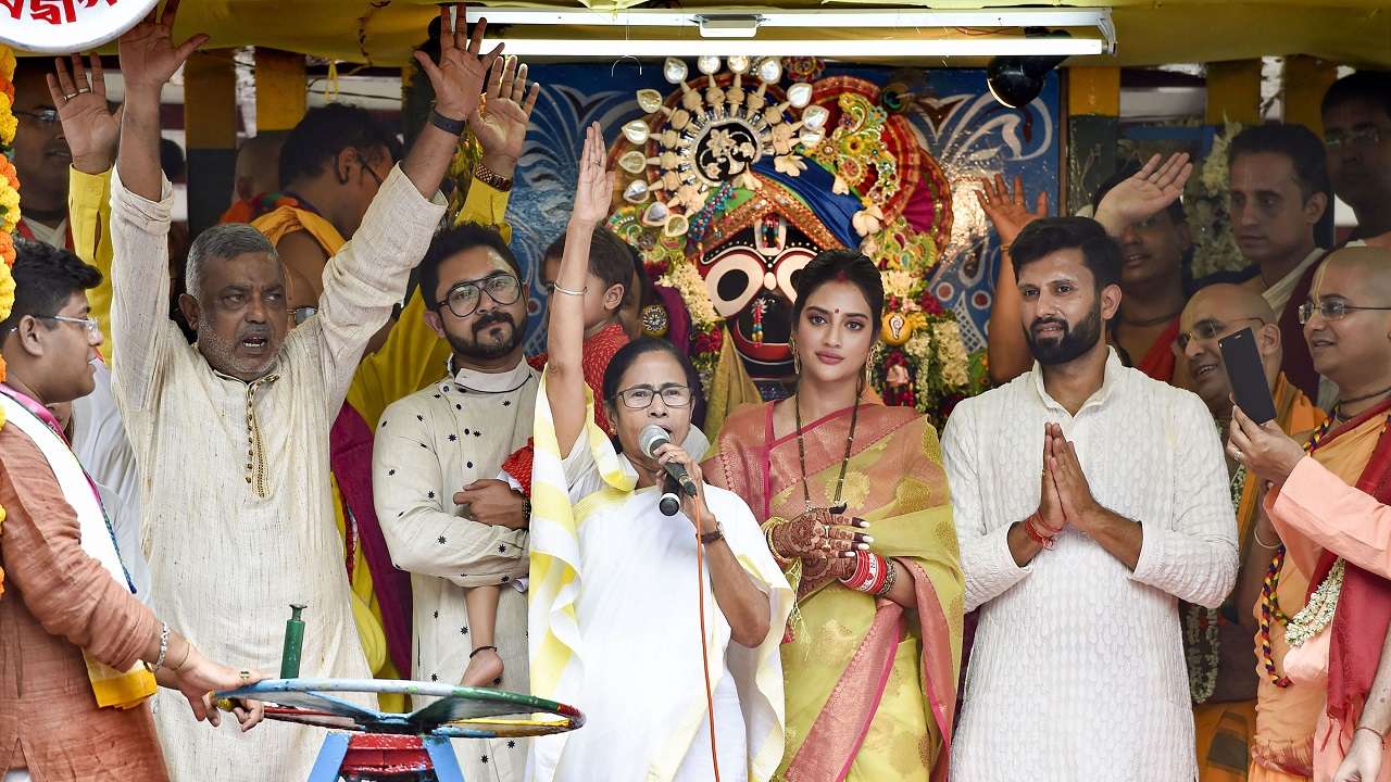 844341-nusrat-jahan-mamata-rathyatra-pti-1.jpg