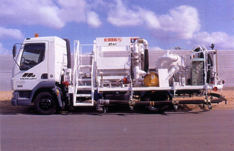 refueling_aircraft_trucks_fuel_tanker_trailer.jpg