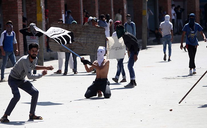 every_third_day_a_youth_takes_up_arms_in_kashmir_valley_1522323372.jpg