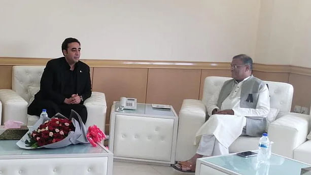 Information and broadcasting minister Hasan Mahmud received the Pakistan foreign minister Bilawal Bhutto Zardari at Chattogram airport on Wednesday. 