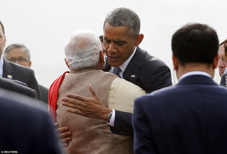 2507200300000578-2925288-Embrace_President_Barack_Obama_hugs_India_s_Prime_Minister_Naren-a-6_1422195702698.jpg
