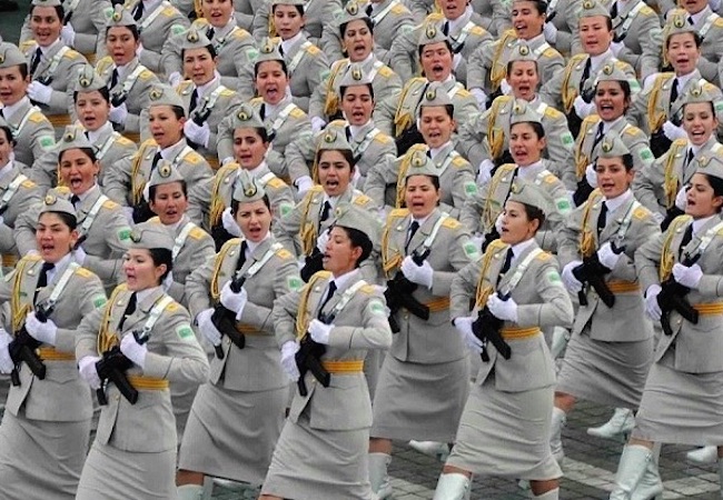 Female-soldiers-Turkmenistan.jpg