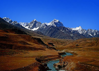 mountains+of+hindu+raj+in+iskoman.jpg