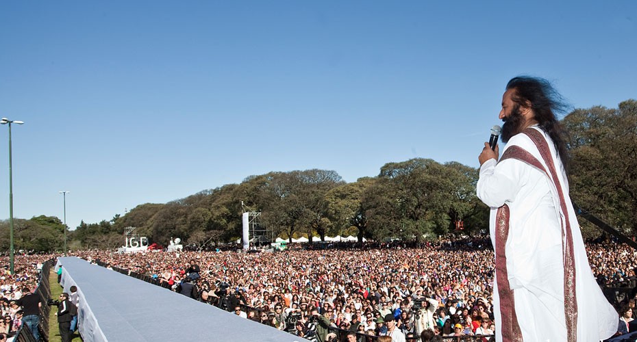 15-Sri-Sri-ViojF-31-930x500.jpg