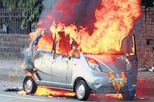 Tata-Nano-combust-on-fire.jpg